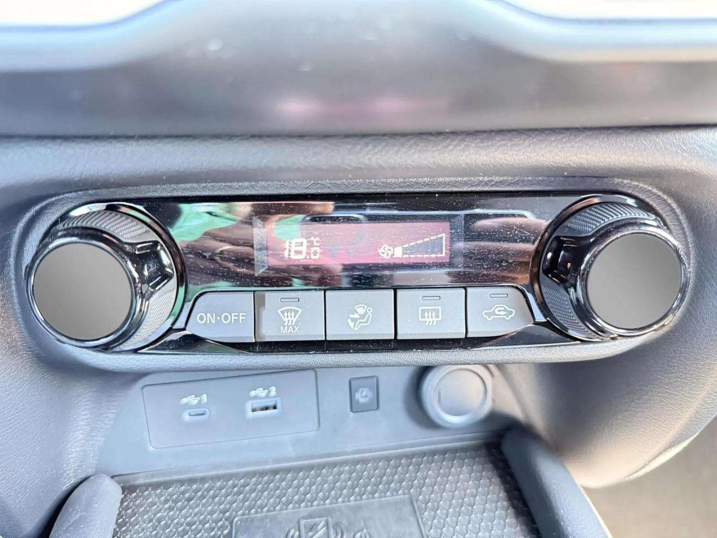 Nissan JUKE 1.0 DIG-T 114cv N-Connecta