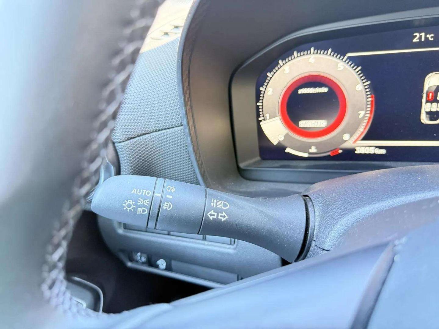 Nissan JUKE 1.0 DIG-T 114cv N-Connecta