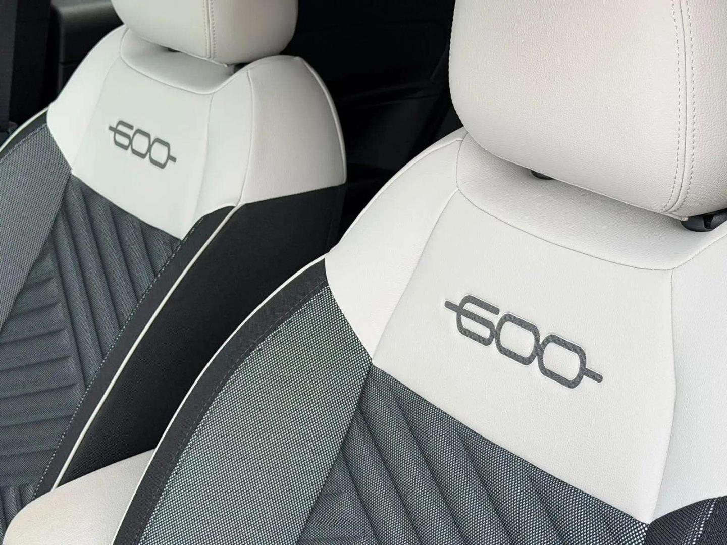 Fiat 600 Hybrid 1.2 145cv La Prima