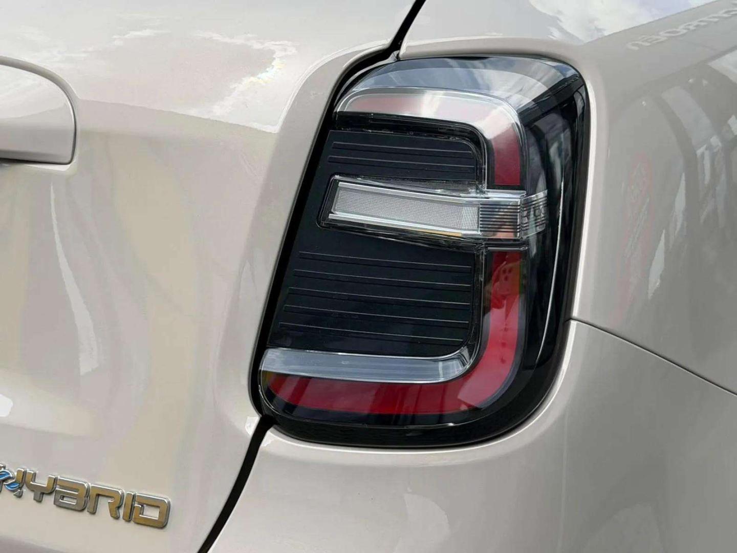 Fiat 600 Hybrid 1.2 145cv La Prima
