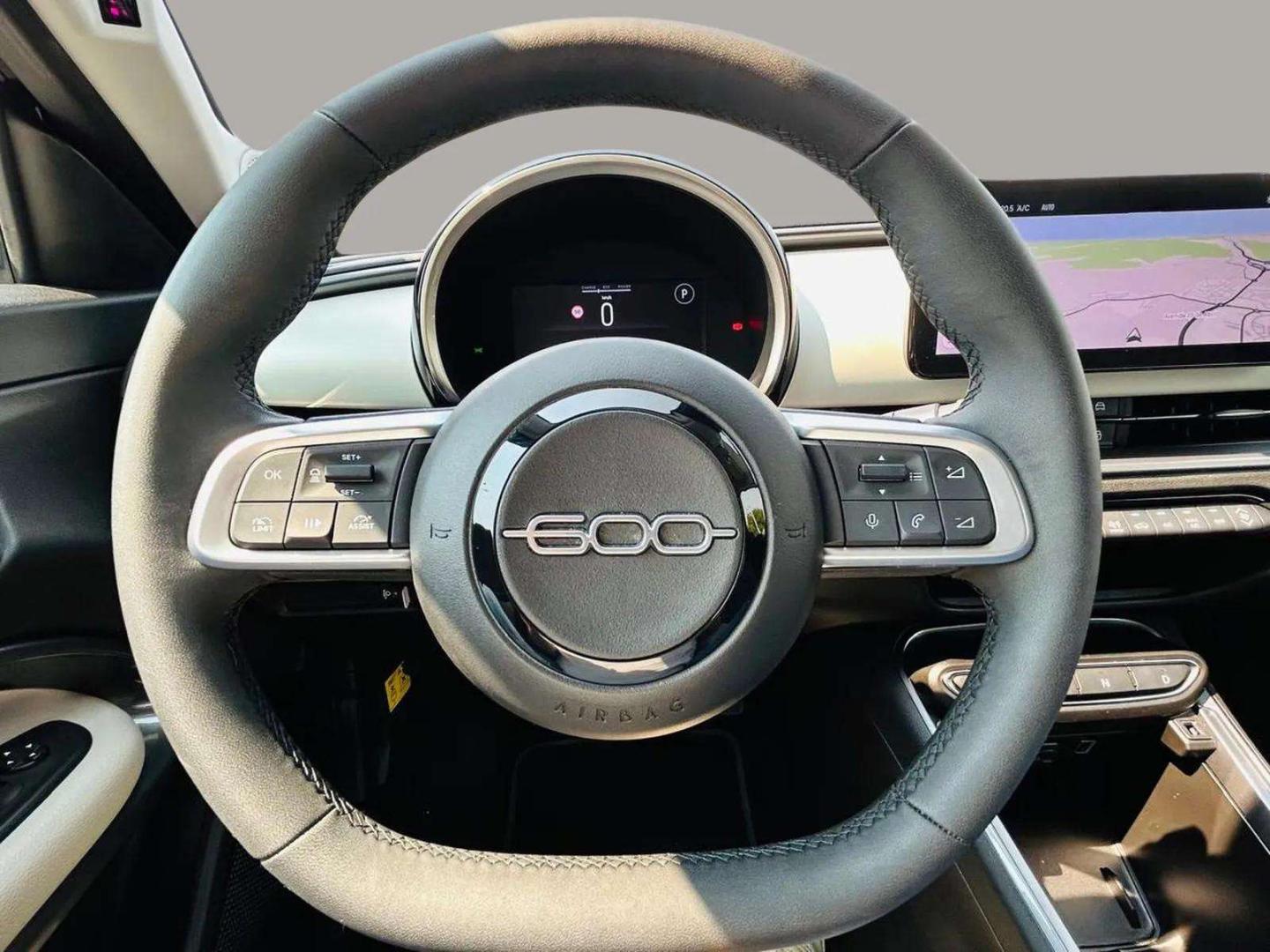Fiat 600 Hybrid 1.2 145cv La Prima