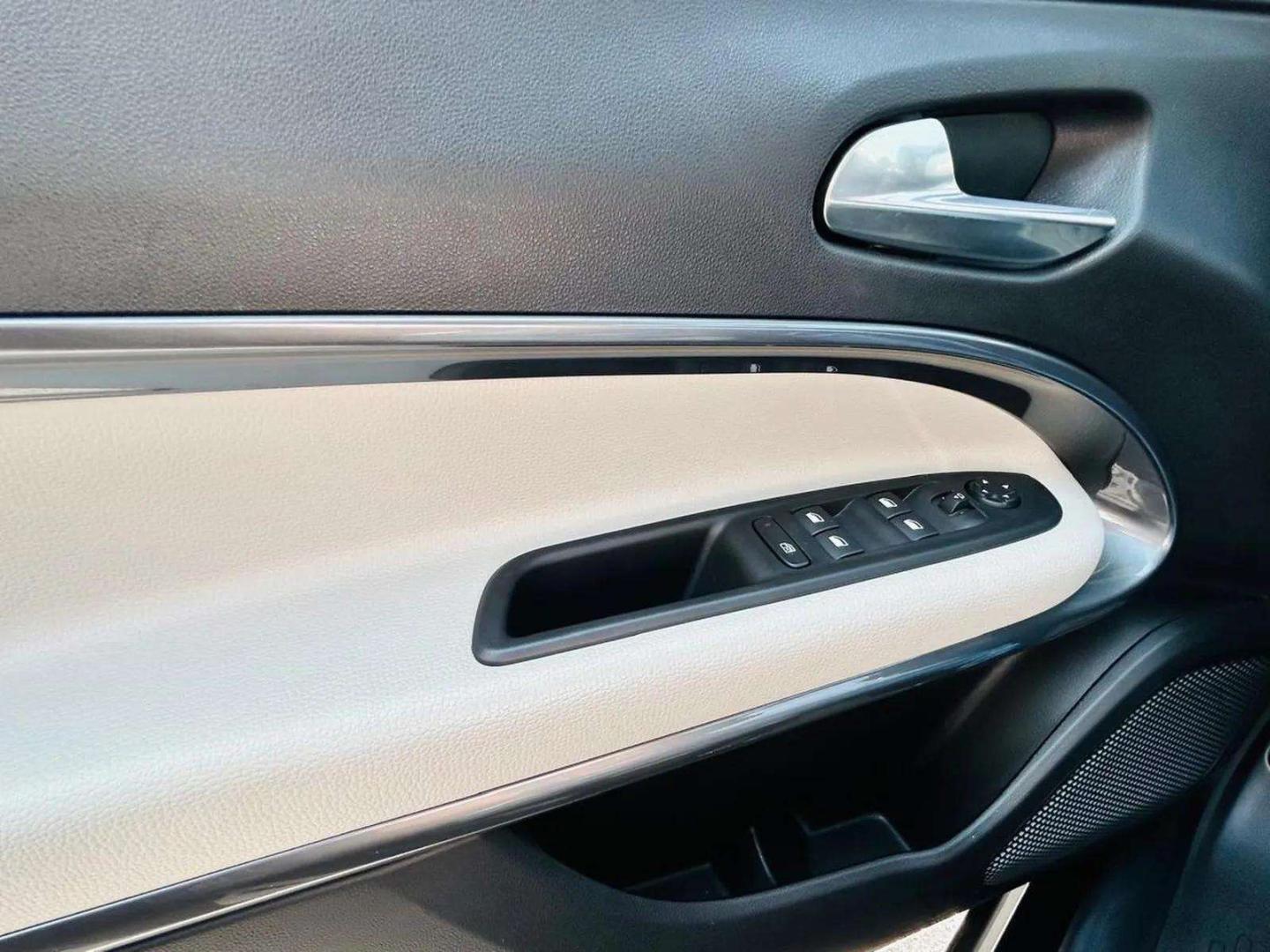 Fiat 600 Hybrid 1.2 145cv La Prima