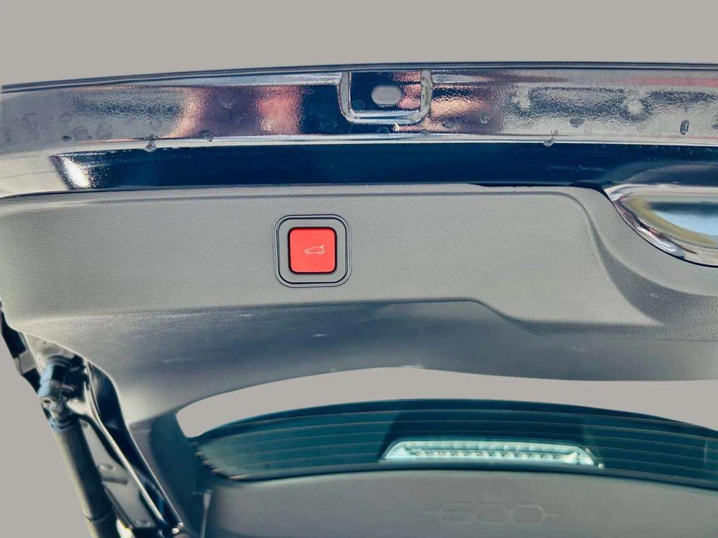Fiat 600 Hybrid 1.2 145cv La Prima