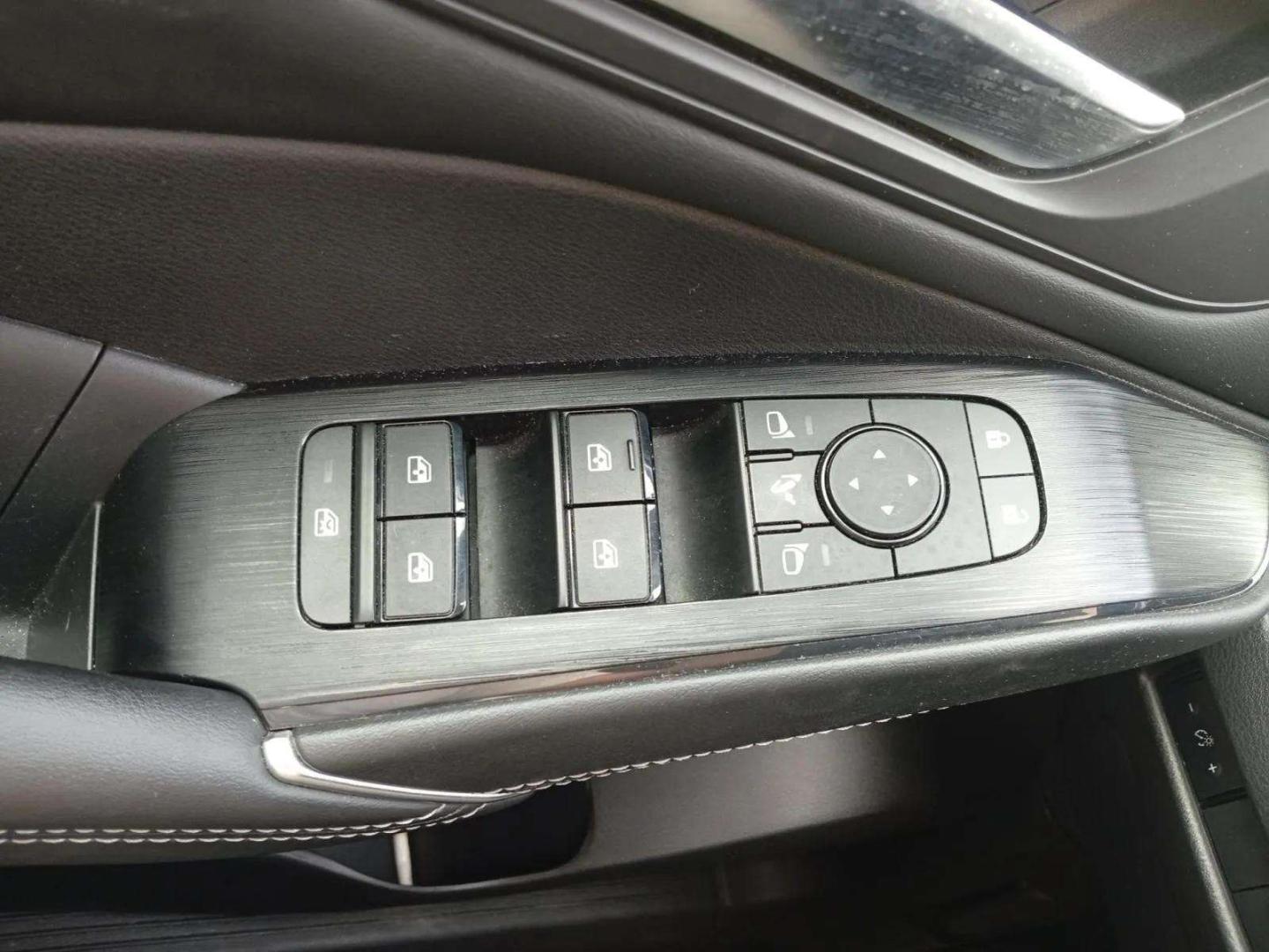 Nissan Qashqai 1.3 140CV mHEV MT 4x2 N-Connecta LED + TT