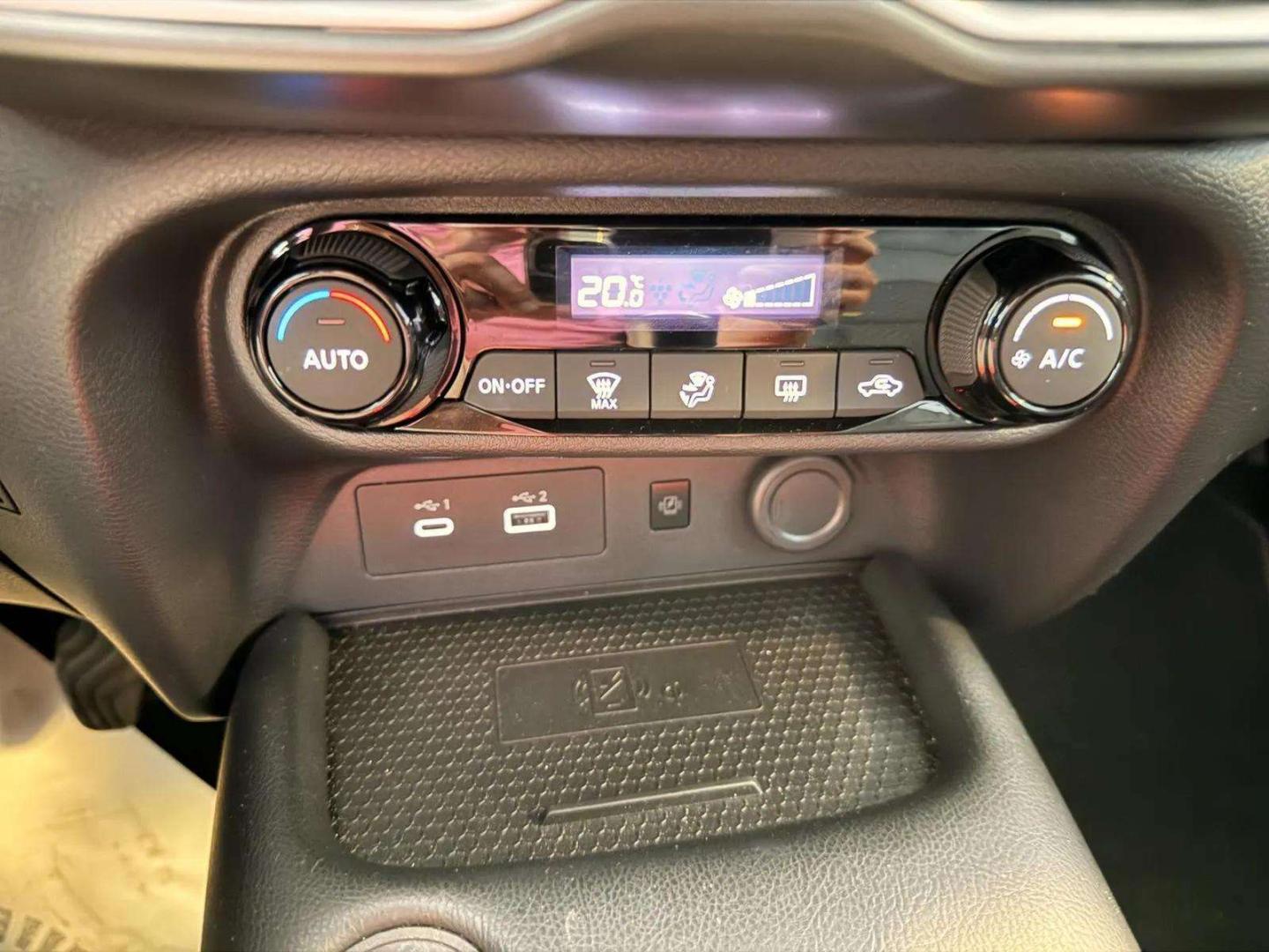 Nissan JUKE 1.0 DIG-T 114cv N-Connecta