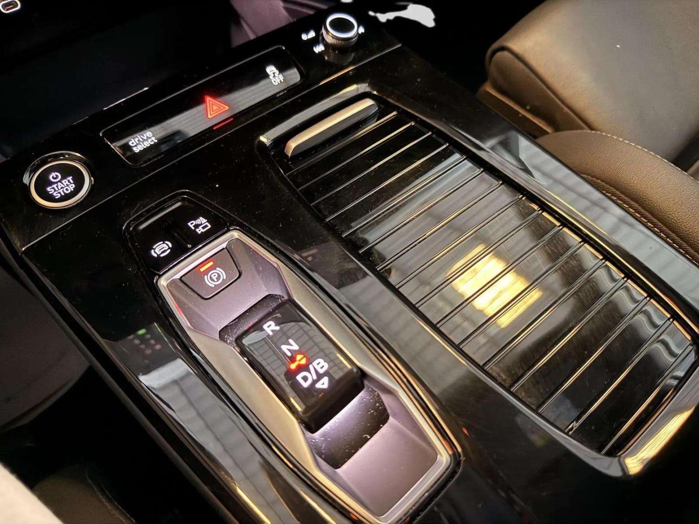 Audi Q6 e-tron e-tron performance SE