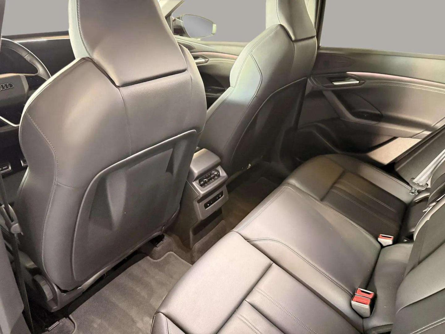 Audi Q6 e-tron e-tron performance SE
