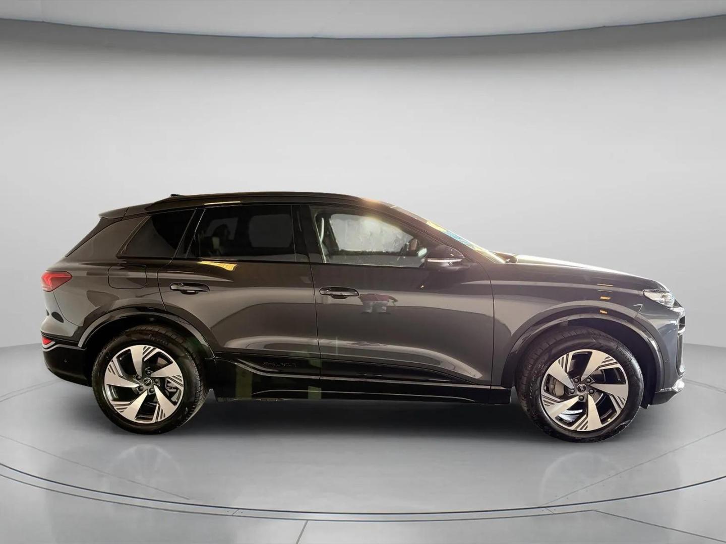 Audi Q6 e-tron e-tron performance SE