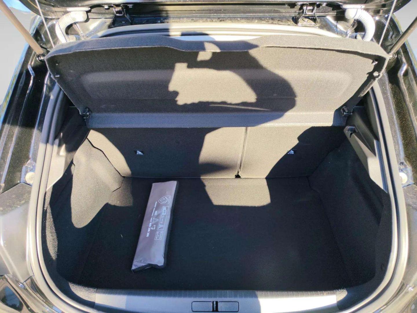 Peugeot 208 Allure Turbo 100 cv CVM6