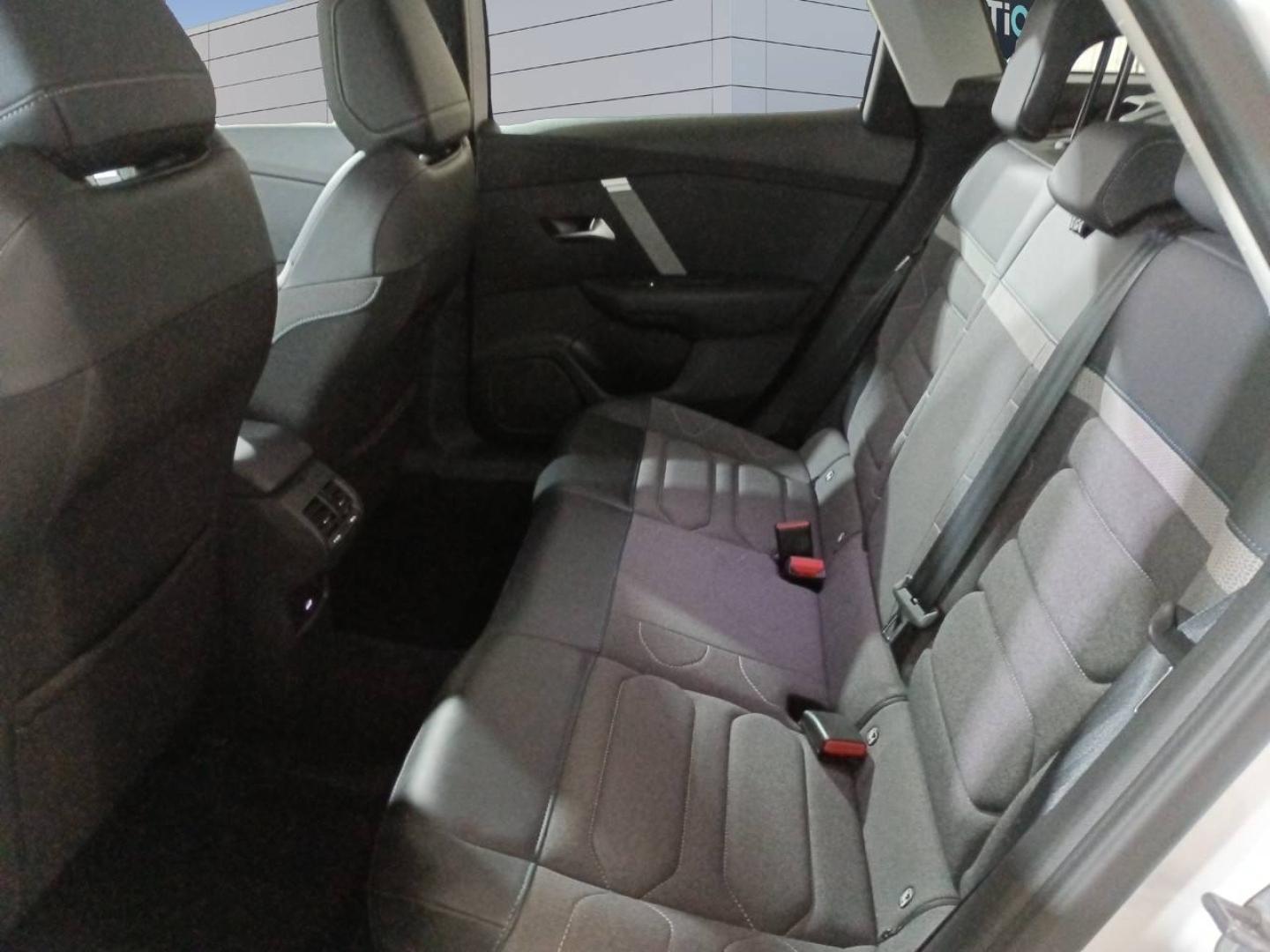 imagen swiper vehículo 12