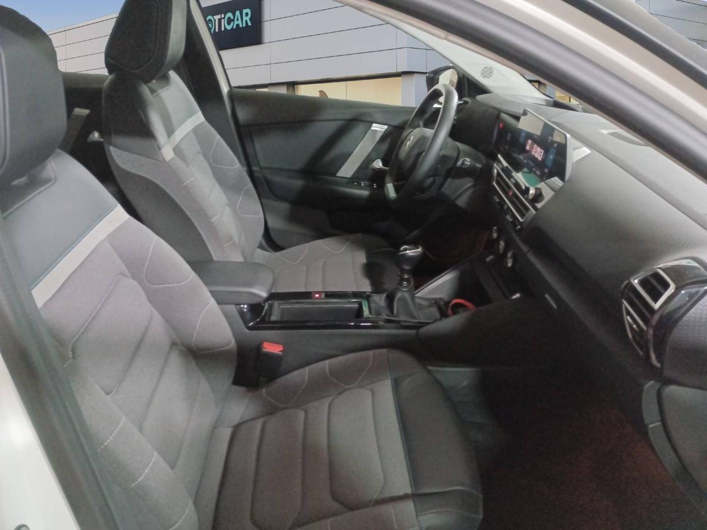 imagen swiper vehículo 17