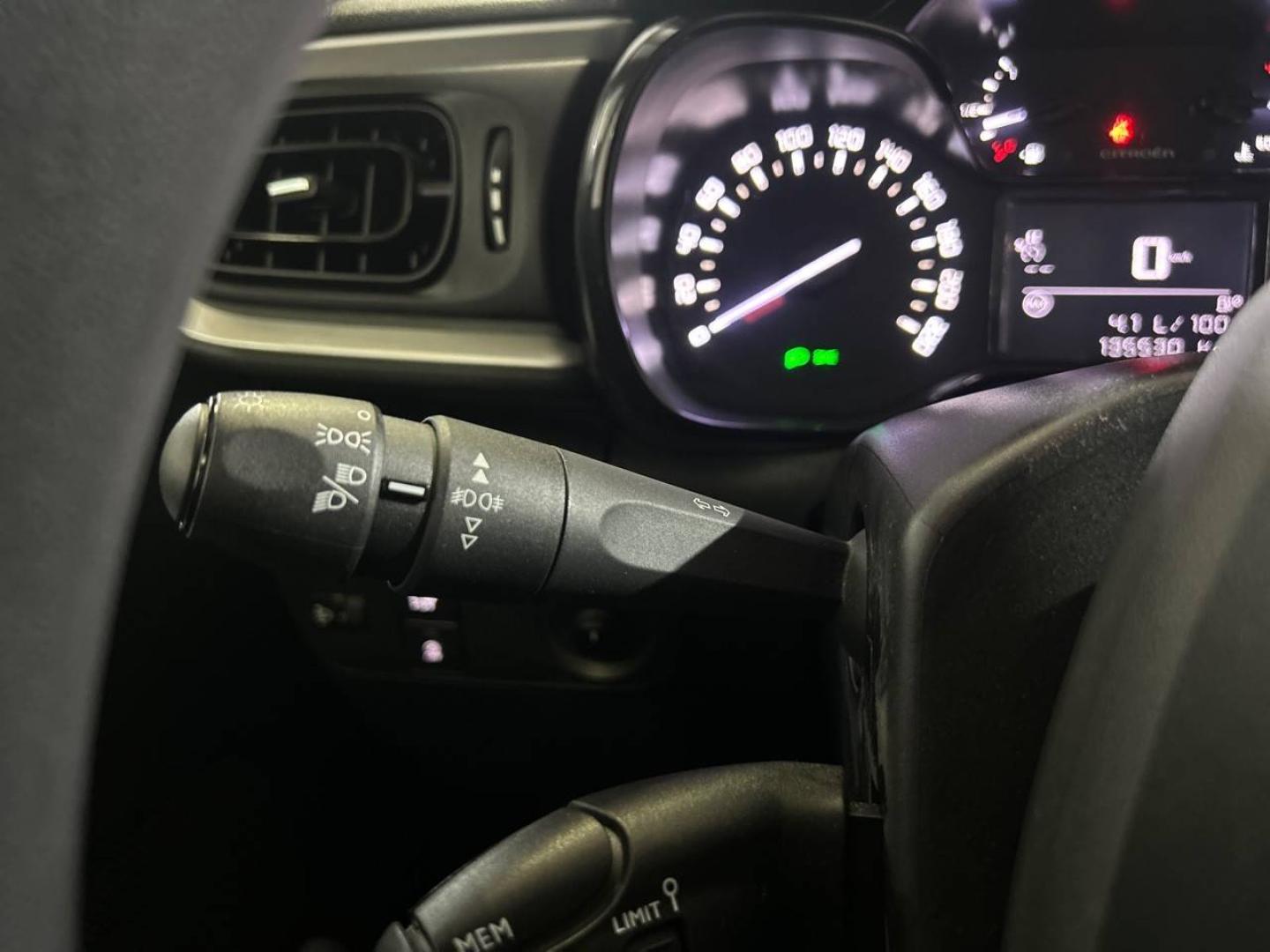 imagen swiper vehículo 24