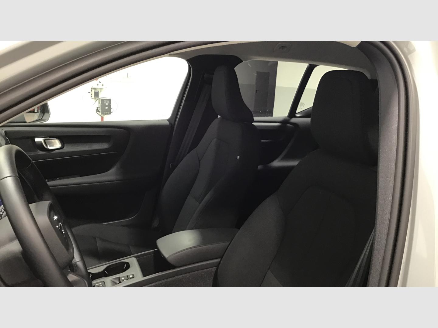 Volvo XC40 2.0 B3 ESSENTIAL AUTO 163 5P