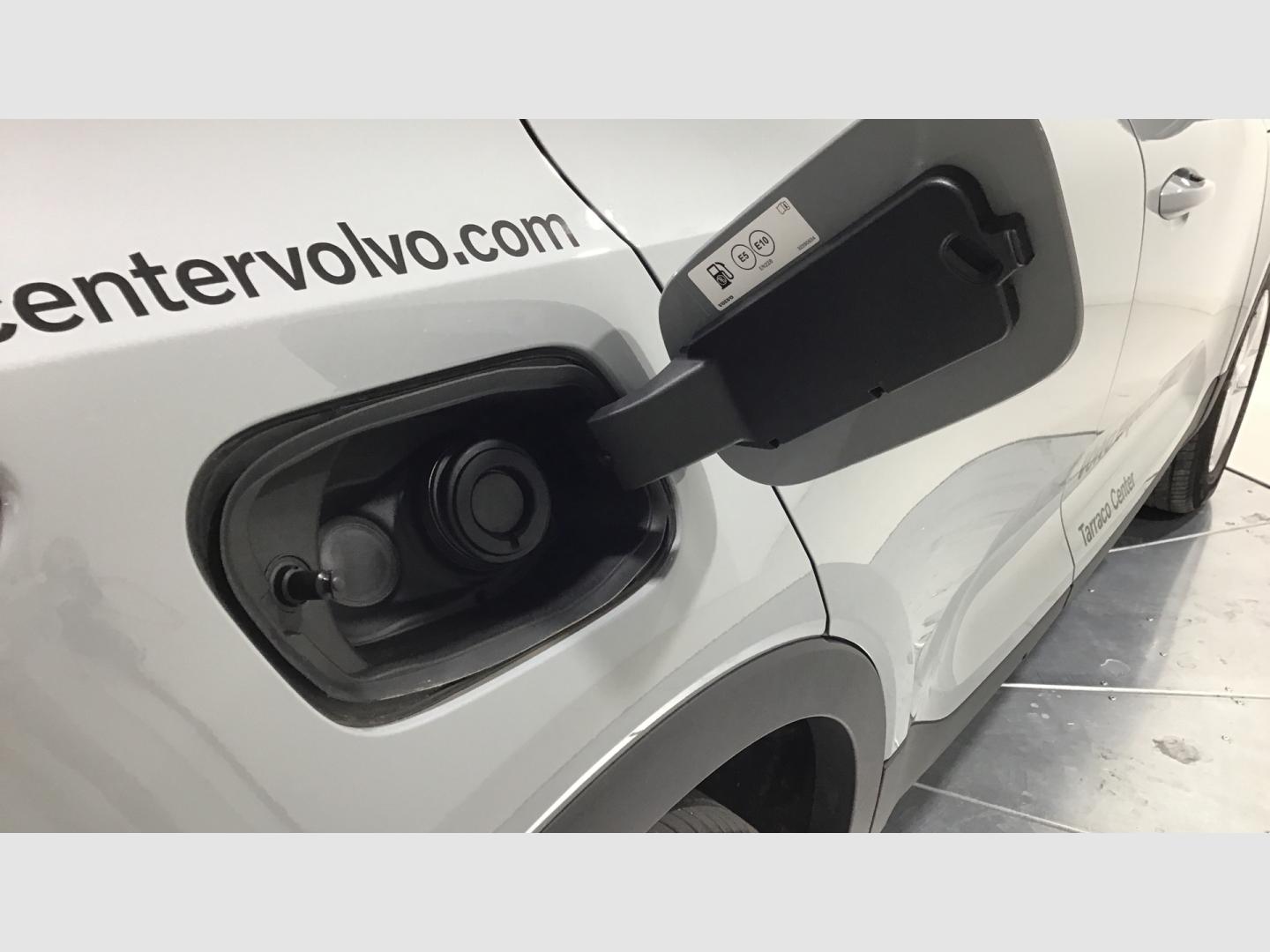 Volvo XC40 2.0 B3 ESSENTIAL AUTO 163 5P