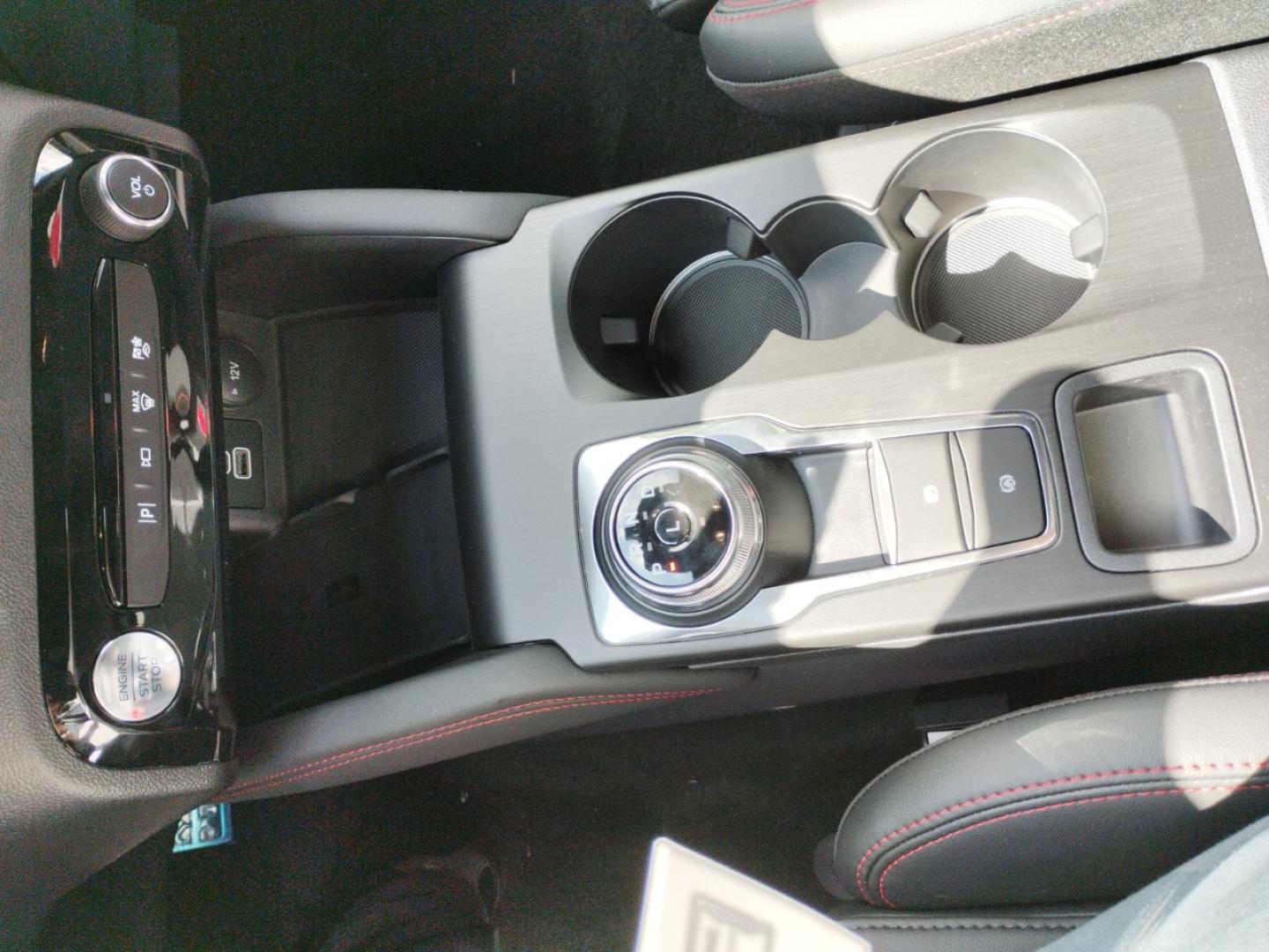 Ford Kuga 2.5 PHEV ST-LINE X AUTO 243 5P