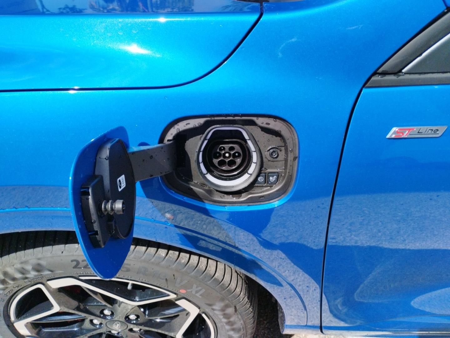 Ford Kuga 2.5 PHEV ST-LINE X AUTO 243 5P