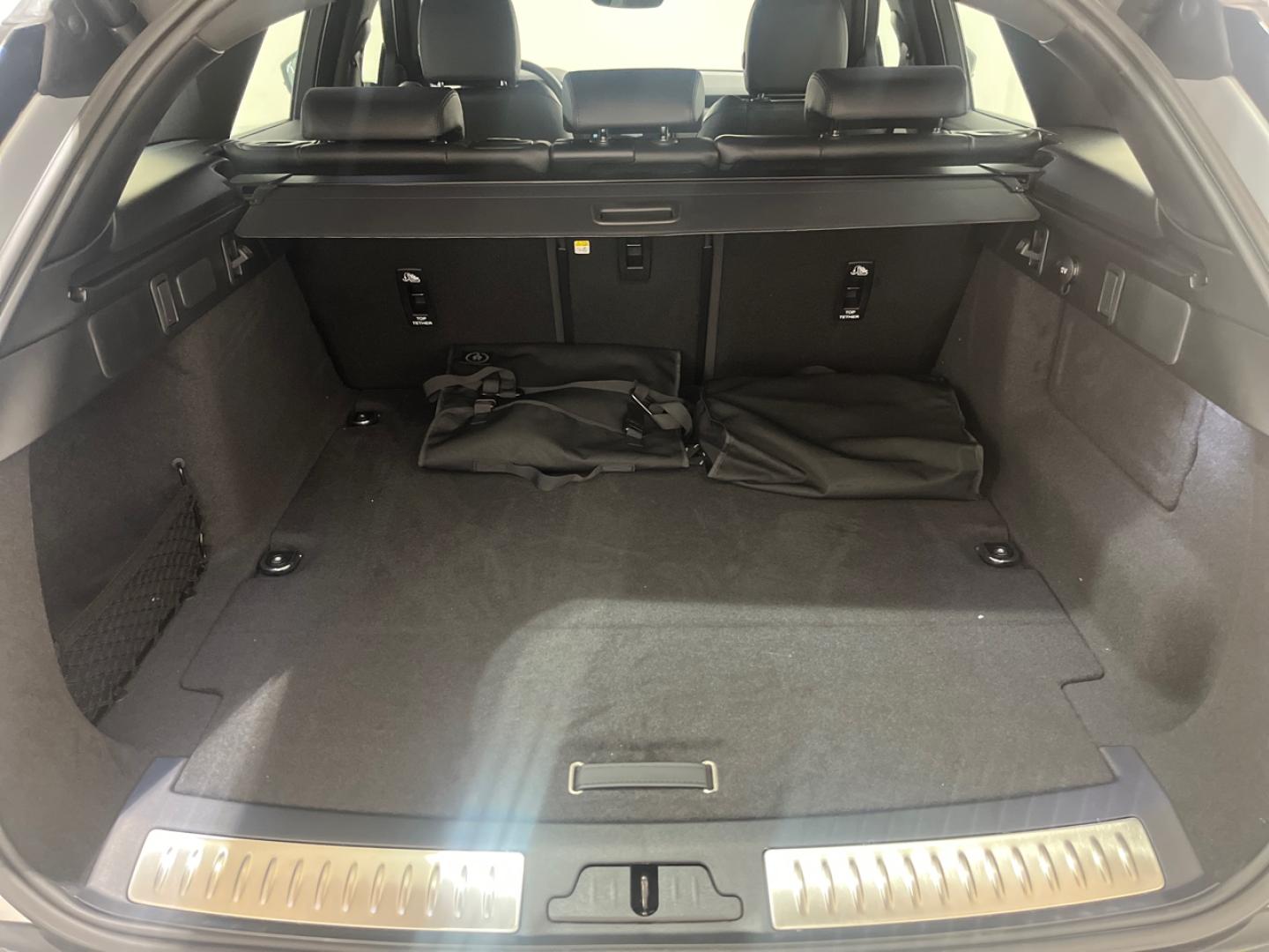 Land Rover Range Rover Velar RANGE ROVER VELAR 2.0 P400E S AUTO 4WD 404 5P