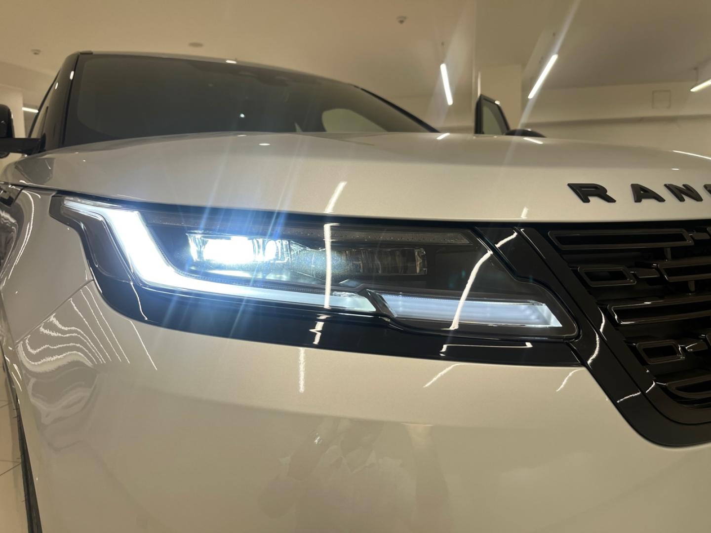 Land Rover Range Rover Velar RANGE ROVER VELAR 2.0 P400E S AUTO 4WD 404 5P