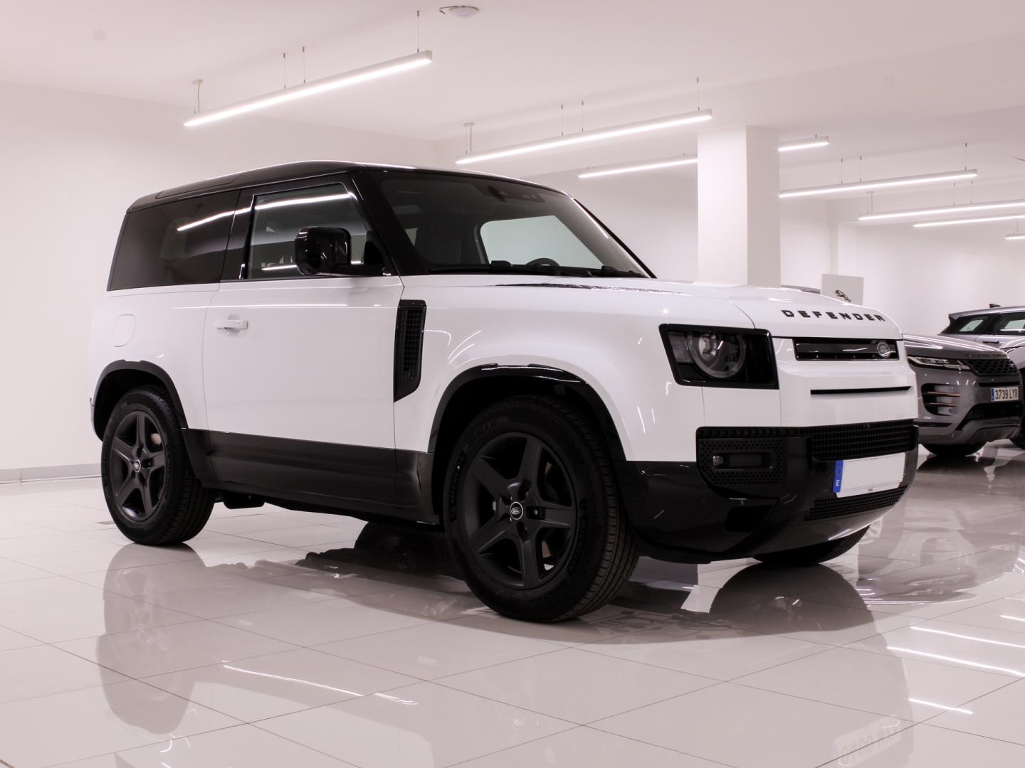 Land Rover Defender 3.0 D250 MHEV X-DYNAMIC SE 90 AUTO 4W 249 3P
