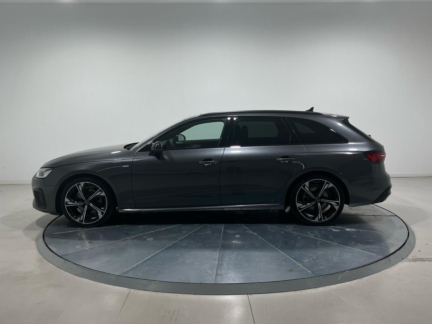 Audi A4 2.0 30 TDI MHEV S TRON BLACK LINE AVANT 136 5P