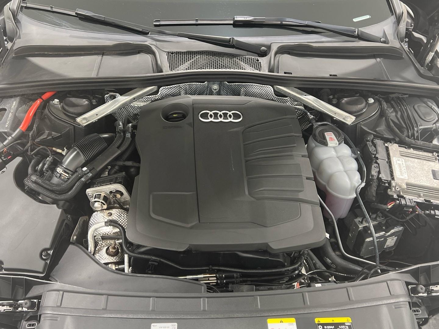 Audi A4 2.0 30 TDI MHEV S TRON BLACK LINE AVANT 136 5P