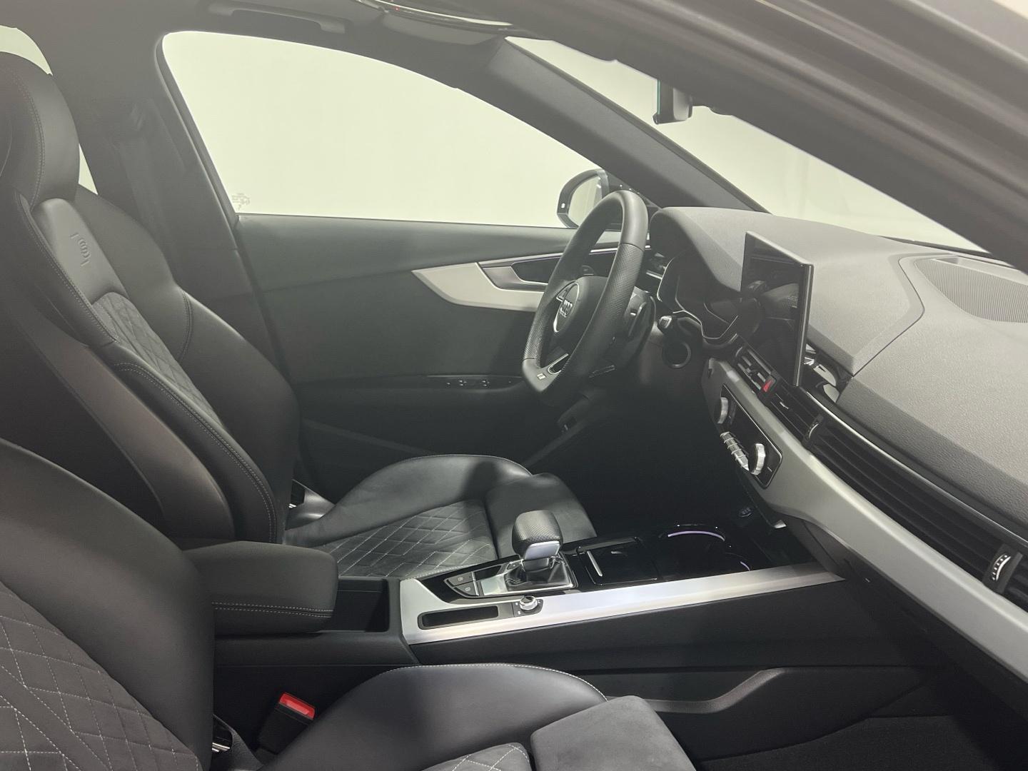 Audi A4 2.0 30 TDI MHEV S TRON BLACK LINE AVANT 136 5P