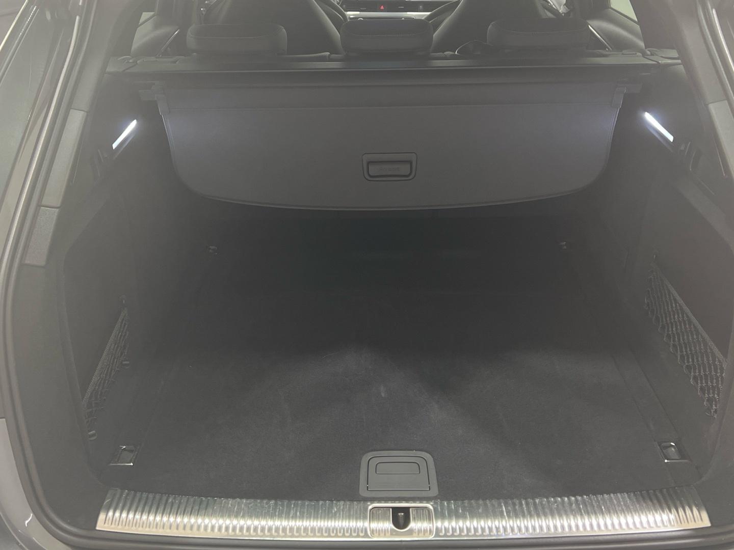 Audi A4 2.0 30 TDI MHEV S TRON BLACK LINE AVANT 136 5P