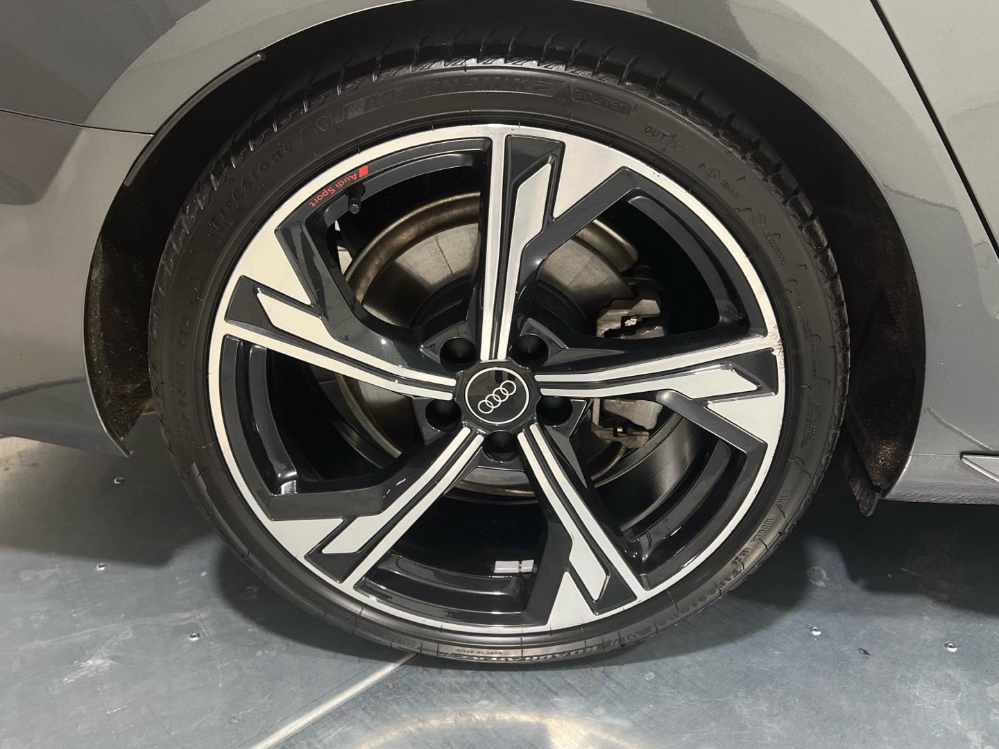 Audi A4 2.0 30 TDI MHEV S TRON BLACK LINE AVANT 136 5P