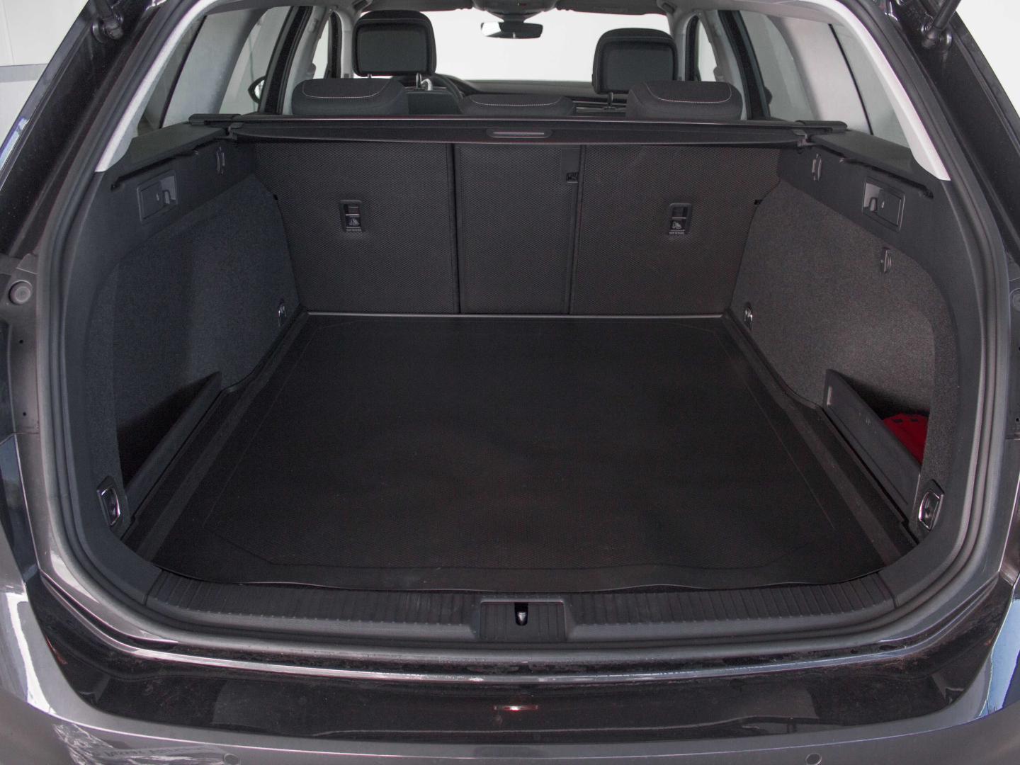 Volkswagen Passat 2.0 TDI 110KW EXECUTIVE VARIANT 150 5P