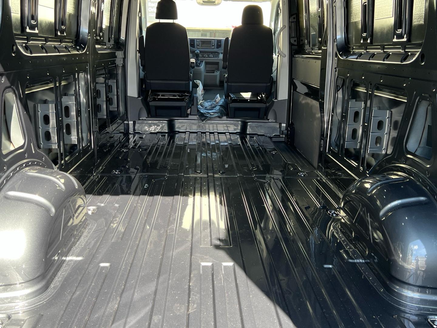 Volkswagen Crafter 35 FURGóN BATALLA LARGA L4H3 2.0 TDI FWD 130 KW (177 CV) AUT 8 VEL. 3500