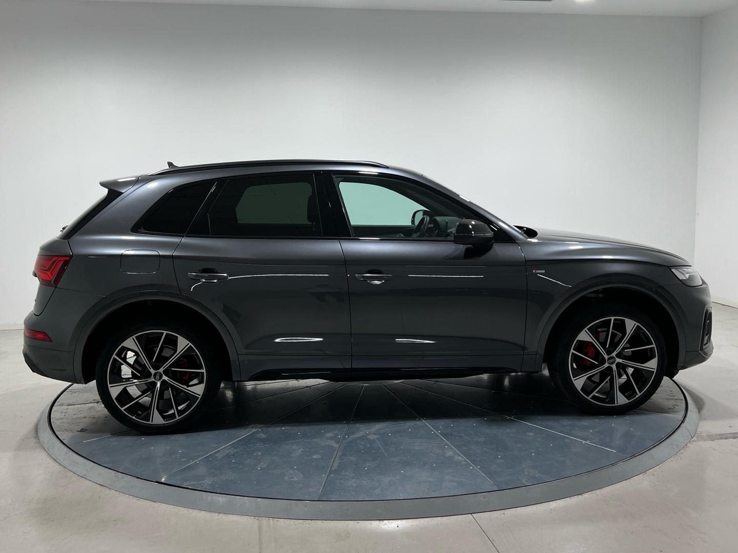 Audi Q5 2.0 40 TDI S TRONIC QUATTRO S LINE 204 5P