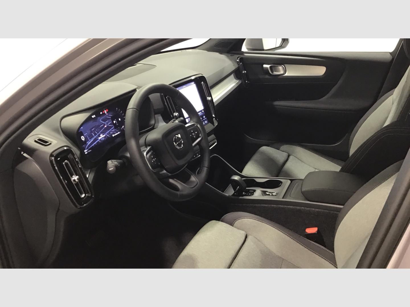 Volvo XC40 XC40 Core, B3 Mild hybrid, Gasolina