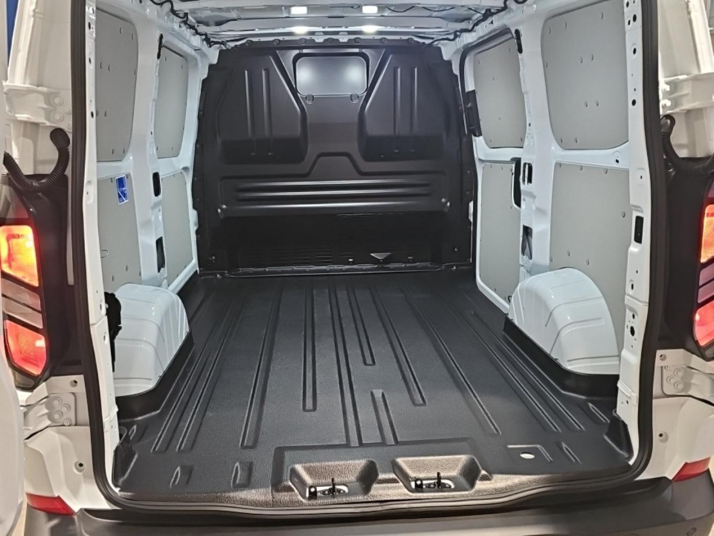 Ford Transit Custom 2.5 DURATEC PHEV 171KW 320 TREND VAN SWB 232 4P