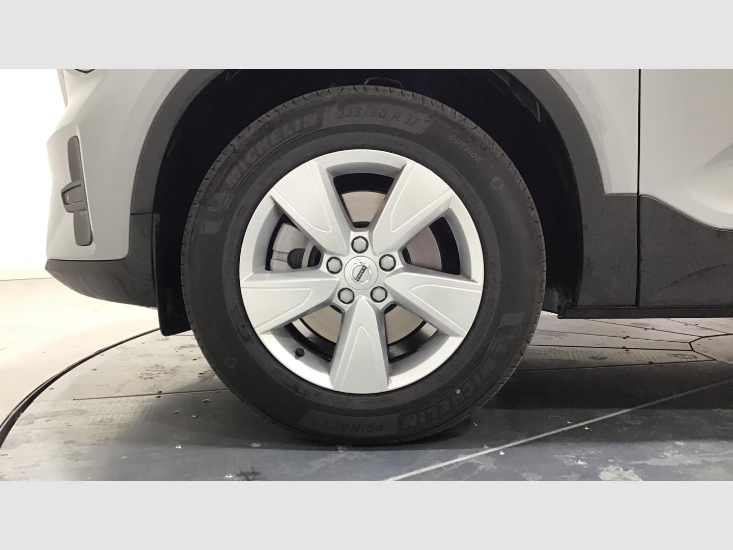 Volvo XC40 XC40 Essential, B3 Mild hybrid, Gasolina