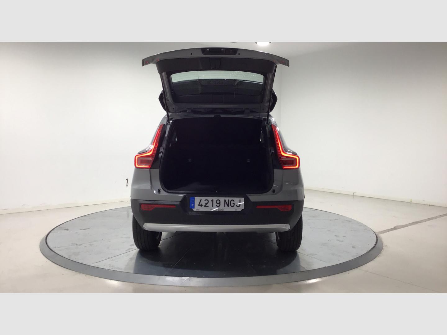 Volvo XC40 XC40 Essential, B3 Mild hybrid, Gasolina