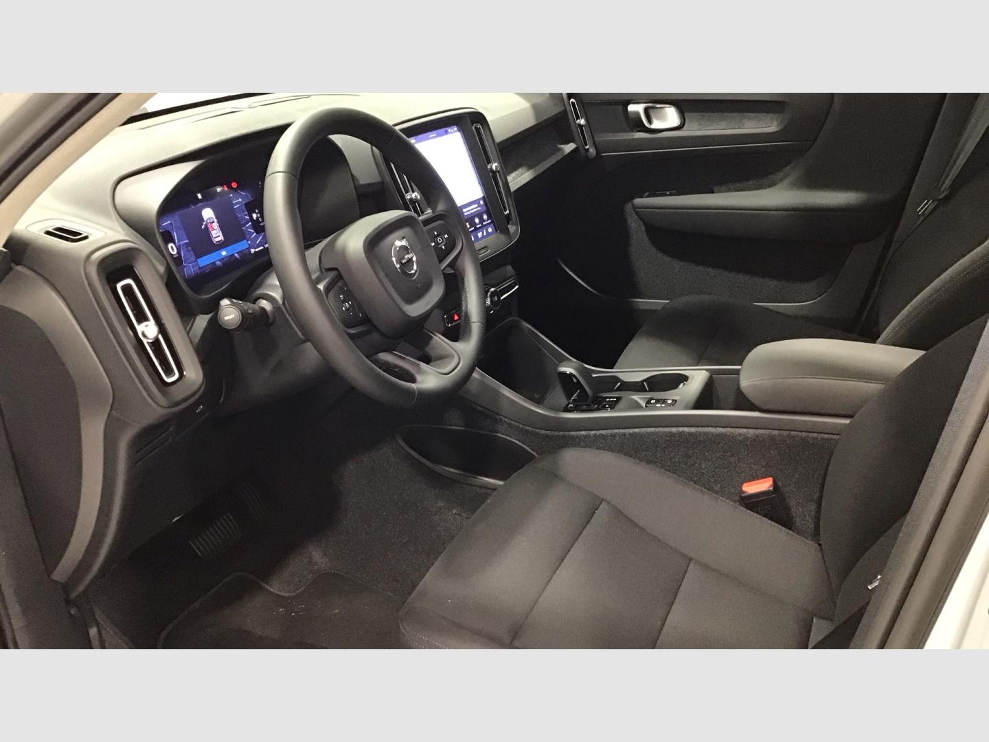Volvo XC40 XC40 Essential, B3 Mild hybrid, Gasolina