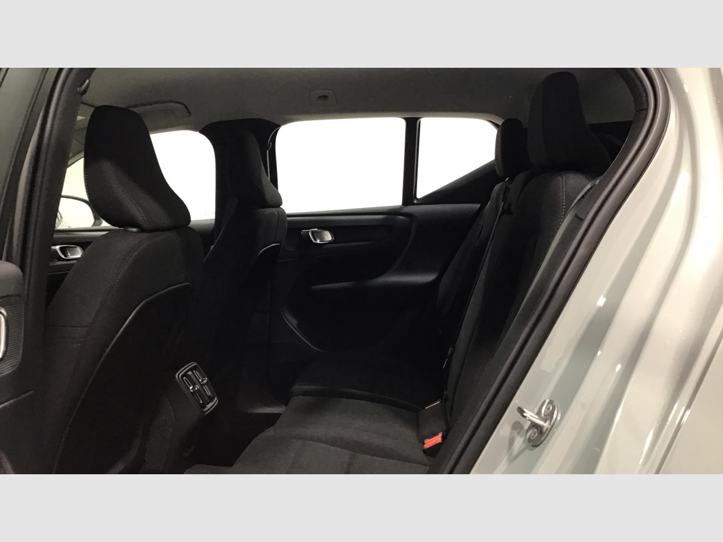 Volvo XC40 XC40 Essential, B3 Mild hybrid, Gasolina
