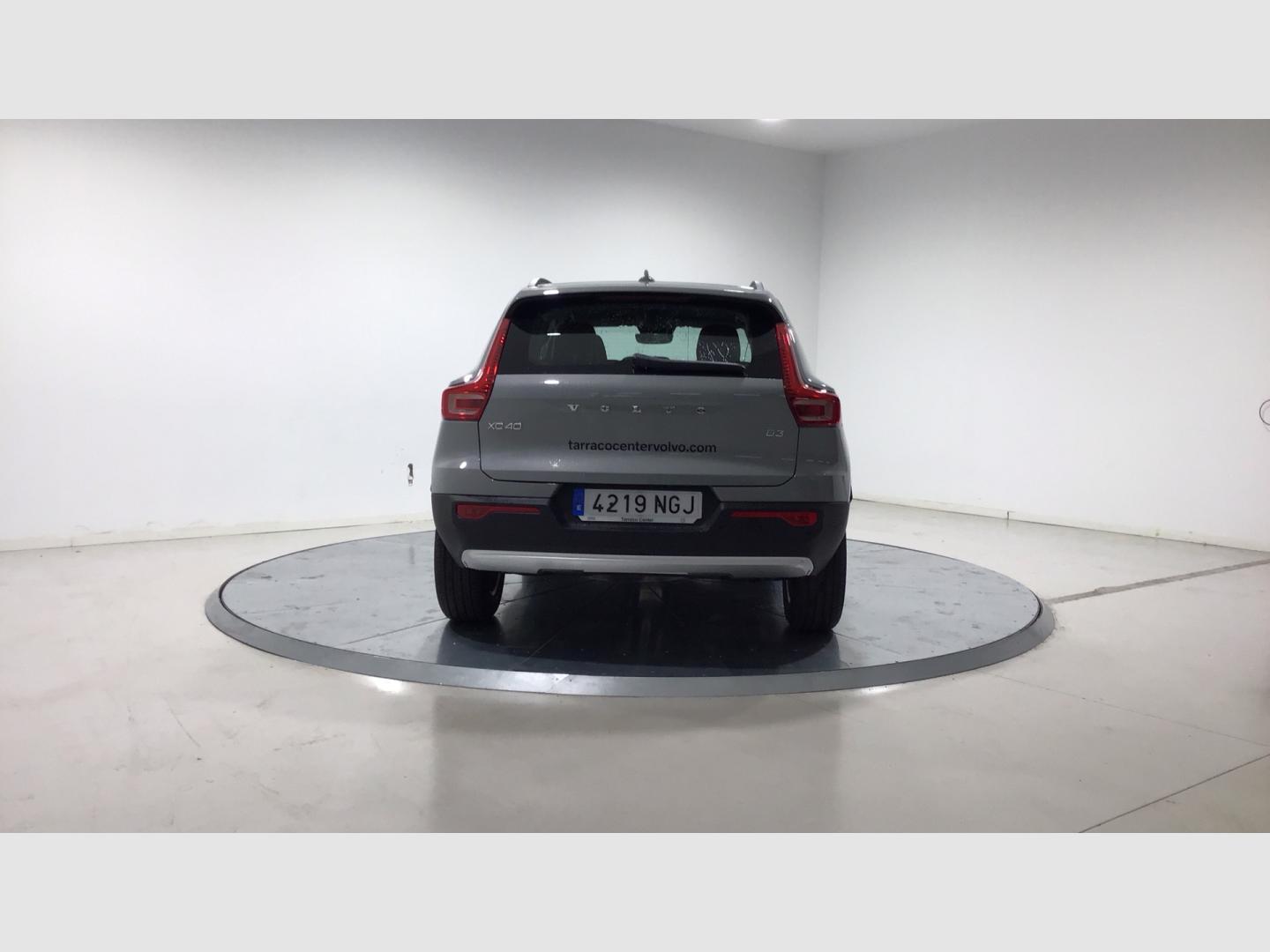 Volvo XC40 XC40 Essential, B3 Mild hybrid, Gasolina