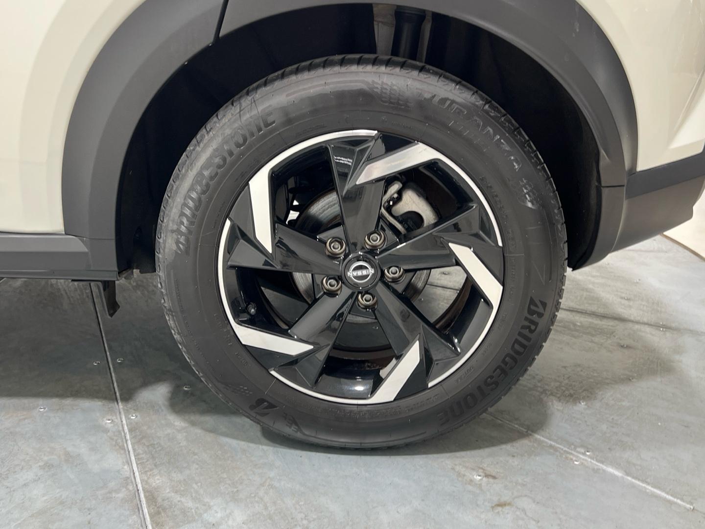 Nissan JUKE 1.0 DIG-T 84KW N-CONNECTA 114 5P