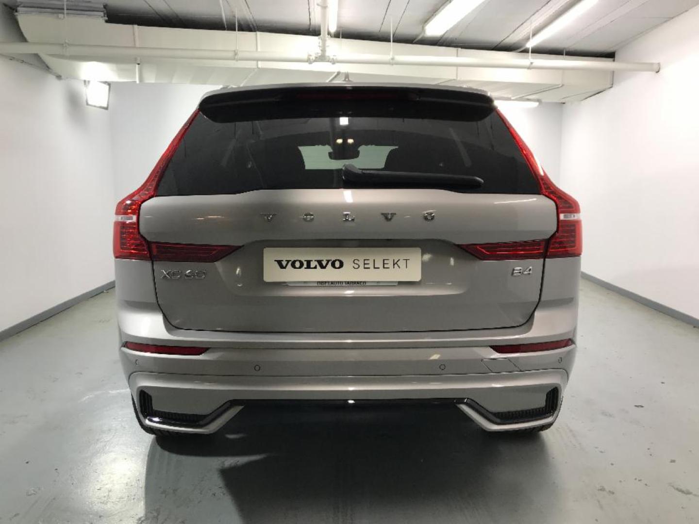 Volvo XC60 R-Design, B4 mild hybrid (diésel)