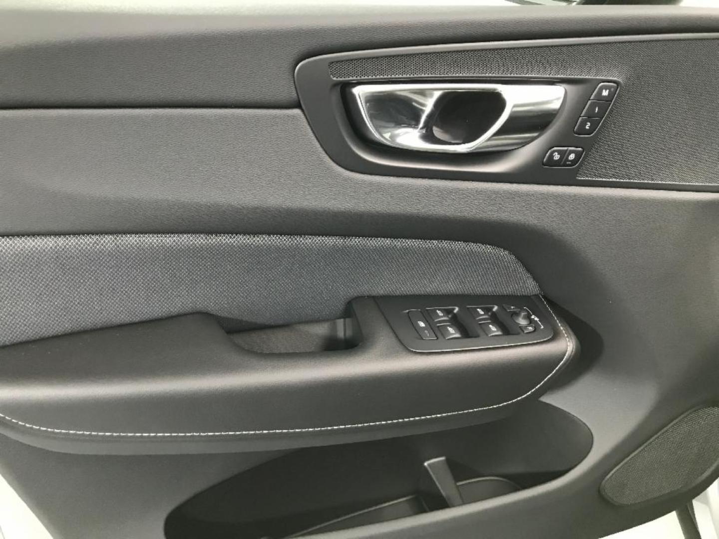 Volvo XC60 R-Design, B4 mild hybrid (diésel)