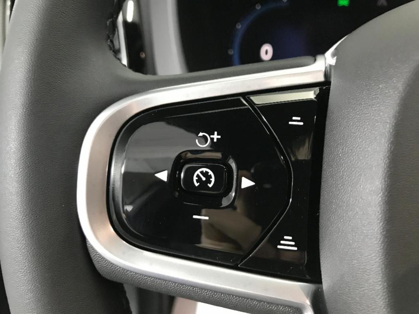 Volvo XC60 R-Design, B4 mild hybrid (diésel)