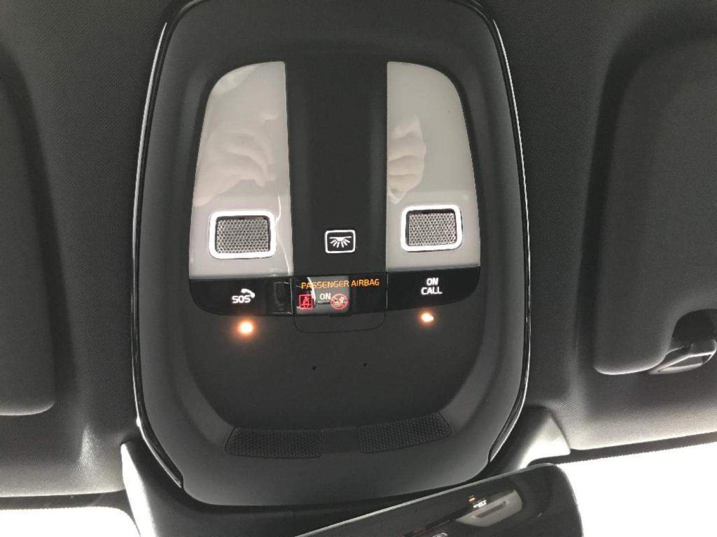 Volvo XC60 R-Design, B4 mild hybrid (diésel)