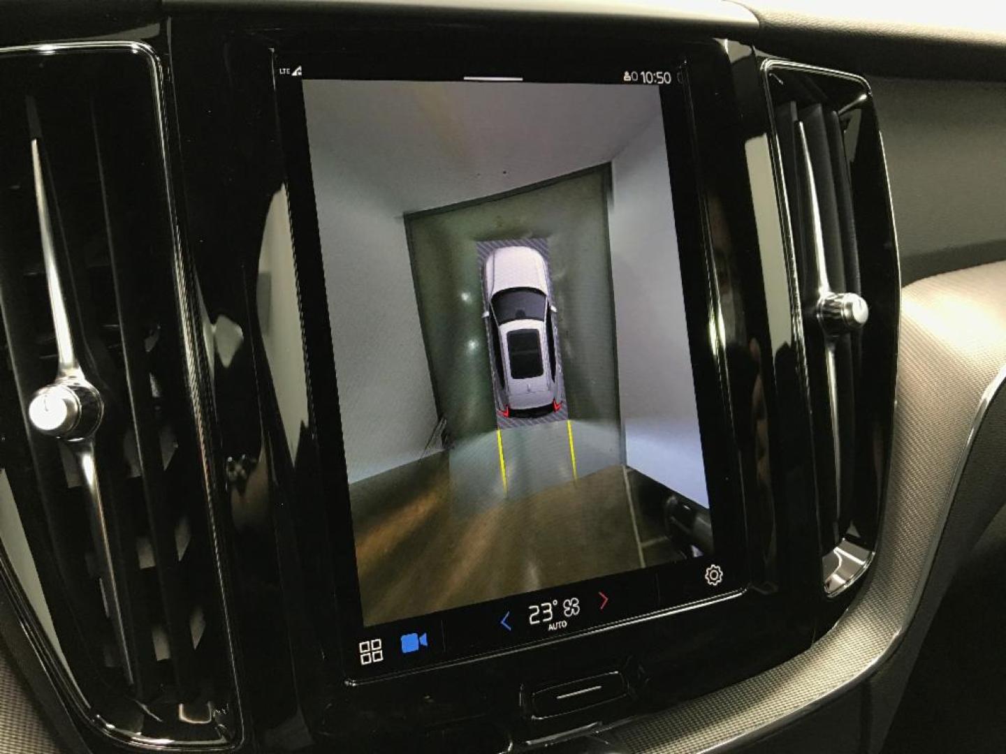 Volvo XC60 R-Design, B4 mild hybrid (diésel)