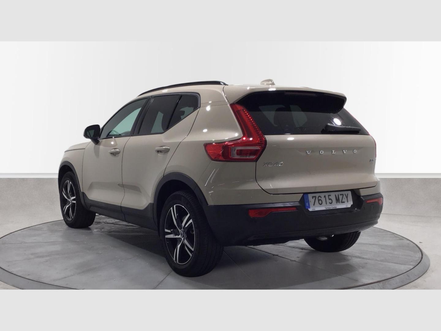 Volvo XC40 XC40 Plus, B3 Mild hybrid, Gasolina, Dark