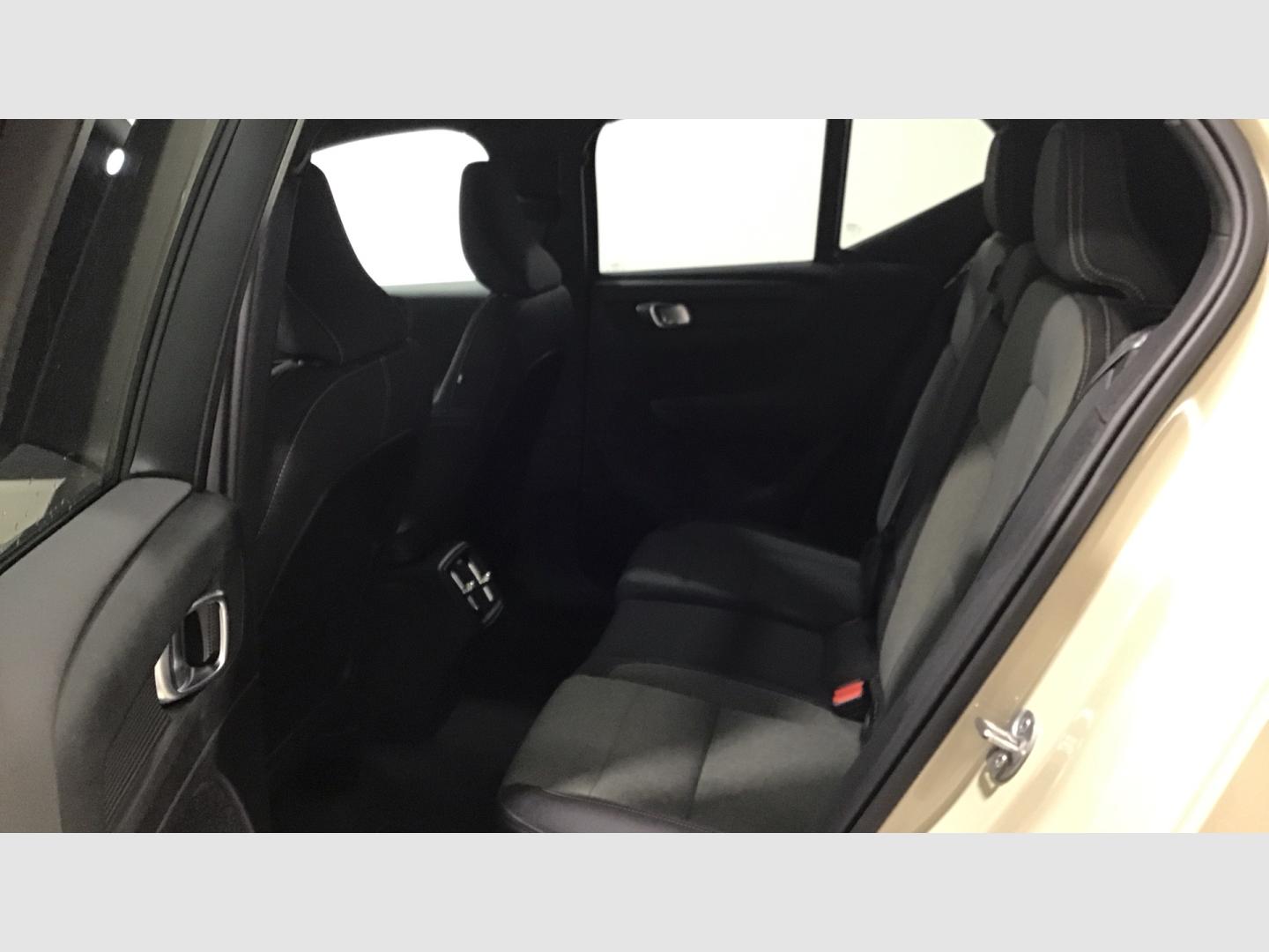 Volvo XC40 XC40 Plus, B3 Mild hybrid, Gasolina, Dark