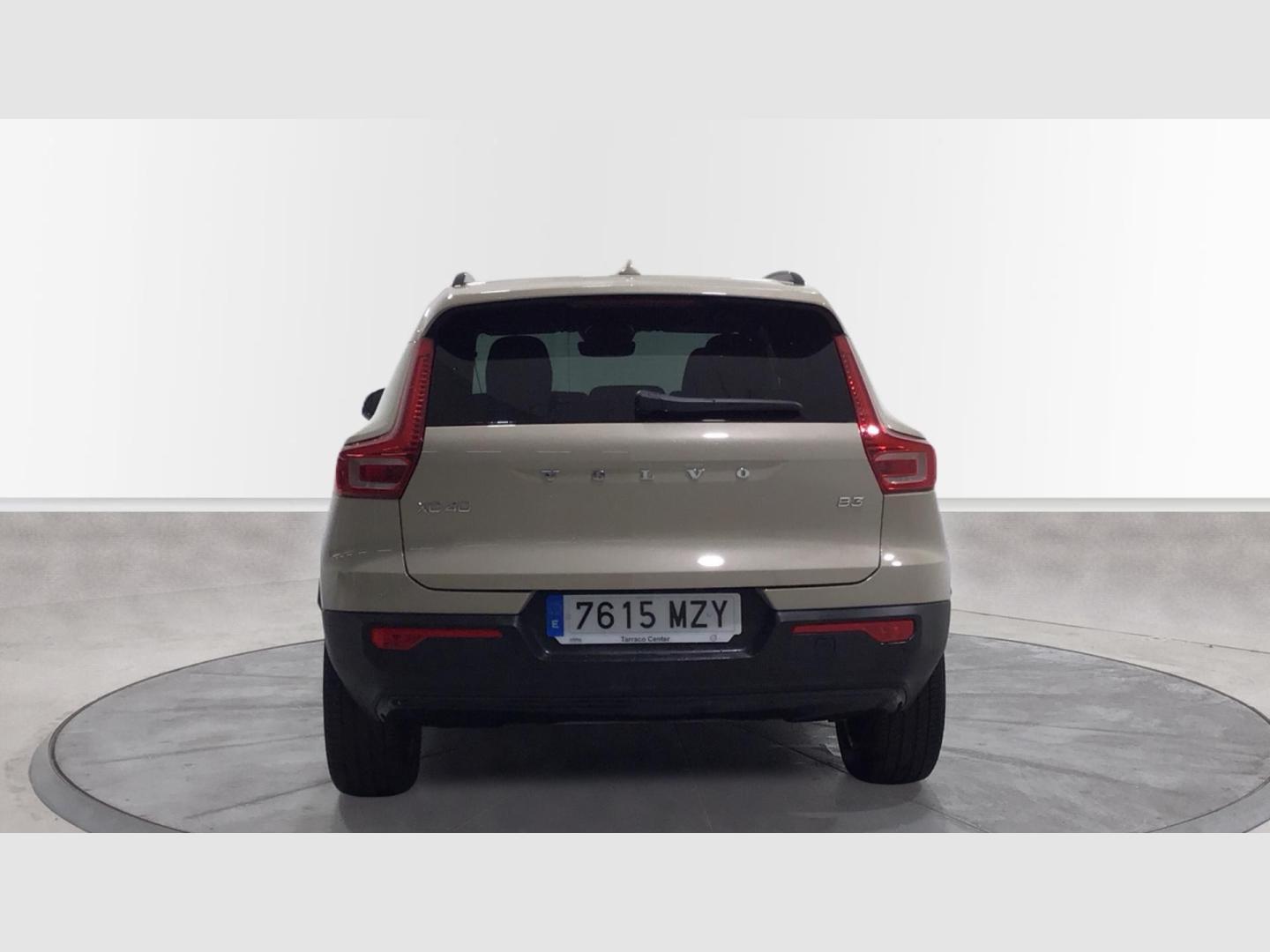 Volvo XC40 XC40 Plus, B3 Mild hybrid, Gasolina, Dark