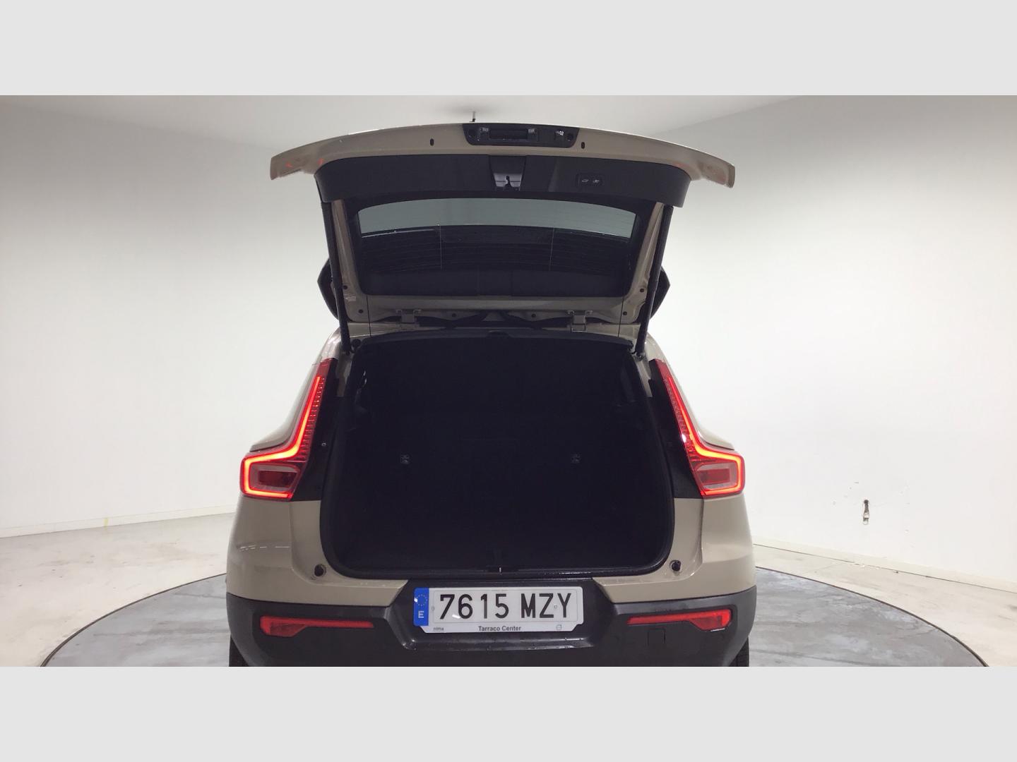 Volvo XC40 XC40 Plus, B3 Mild hybrid, Gasolina, Dark