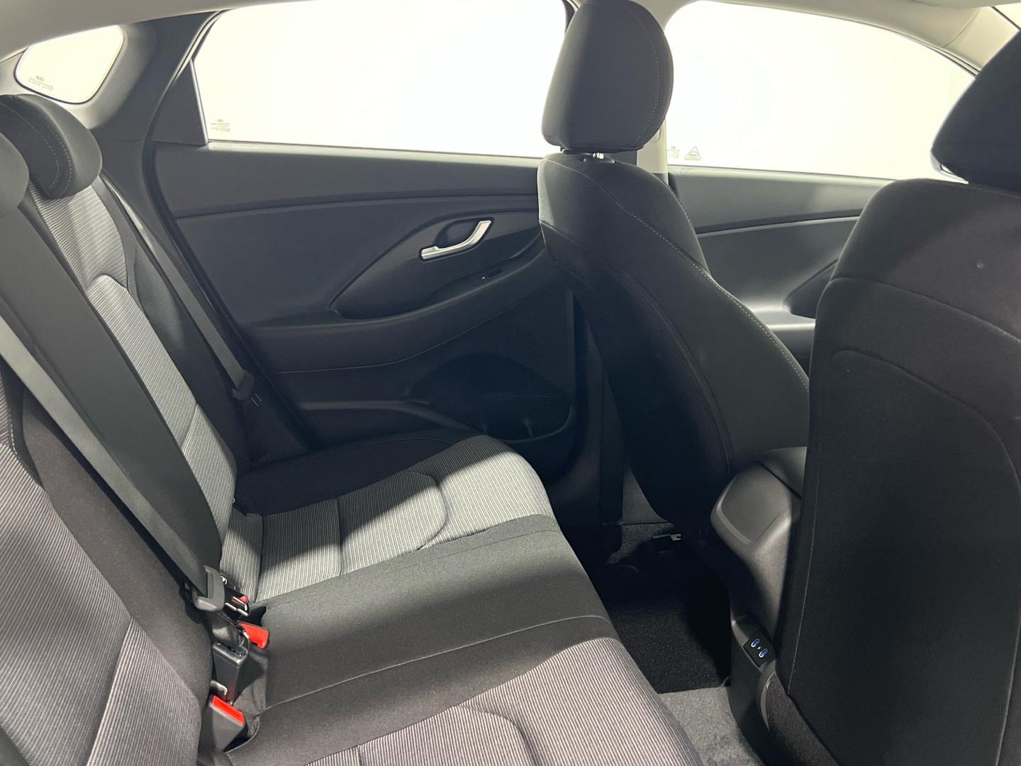 Hyundai i30 1.0 TGDI MHEV KLASS FASTBACK 100 5P