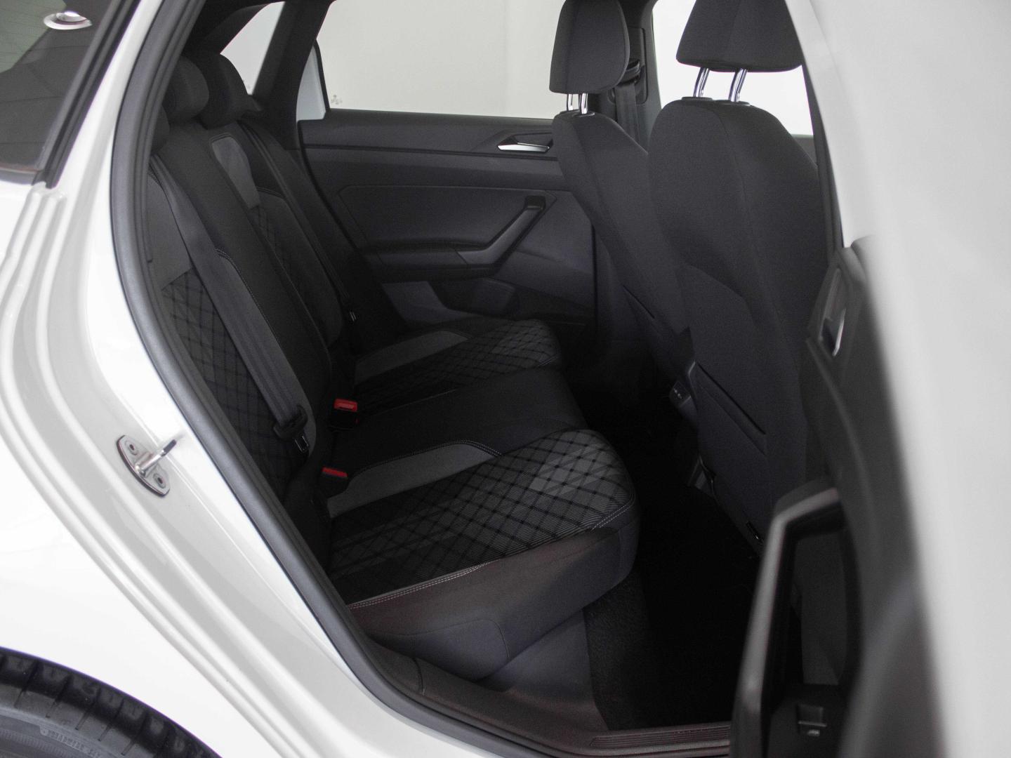 Volkswagen Polo R-LINE MY23 1.0 TSI 70 KW (95 CV) 5 VEL.